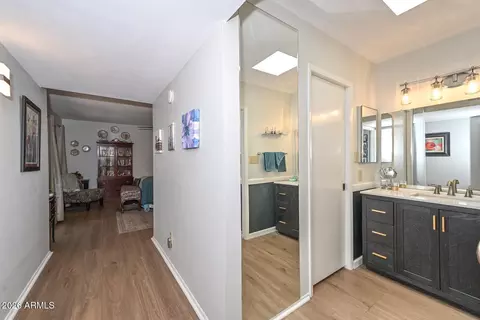 Entry Way - 6237 N 22nd Dr, Phoenix, AZ 85015 photo 3 of 3