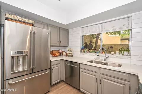 Kitchen - 6237 N 22nd Dr, Phoenix, AZ 85015 photo 3 of 5