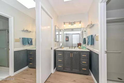 Bath - 6237 N 22nd Dr, Phoenix, AZ 85015 photo 3 of 3