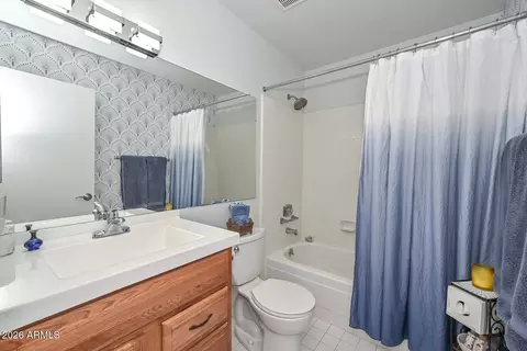 Bath - 6237 N 22nd Dr, Phoenix, AZ 85015 photo 1 of 3