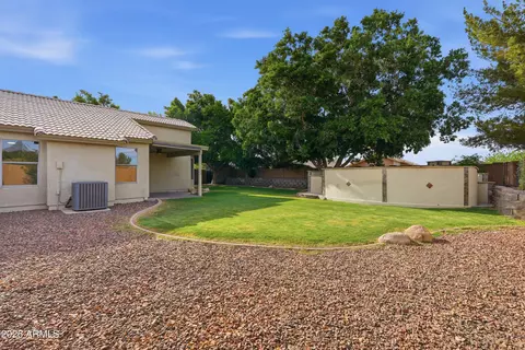 Exterior - 2628 E Beverly Rd, Phoenix, AZ 85042 photo 4 of 6