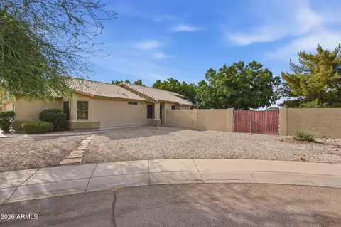 Exterior - 2628 E Beverly Rd, Phoenix, AZ 85042 photo 3 of 6