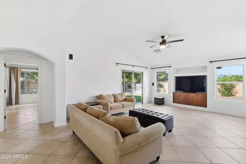 Living - 2628 E Beverly Rd, Phoenix, AZ 85042 photo 1 of 1