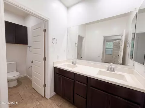 Bath - 112 E Bernie Ln, Gilbert, AZ 85295 photo 2 of 2