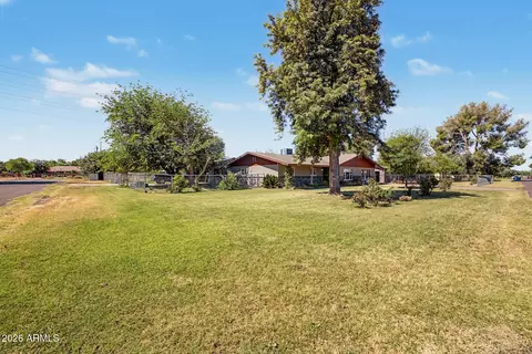 Exterior - 2975 E Campbell Rd, Gilbert, AZ 85234 photo 3 of 8