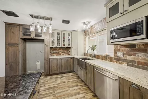 Kitchen - 2975 E Campbell Rd, Gilbert, AZ 85234 photo 4 of 4