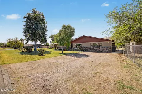 Exterior - 2975 E Campbell Rd, Gilbert, AZ 85234 photo 1 of 8