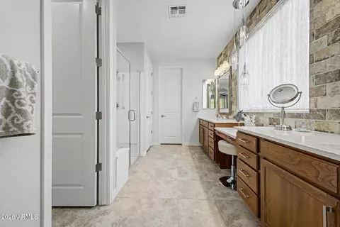 Bath - 10934 E Reuben Cir, Mesa, AZ 85212 photo 2 of 5