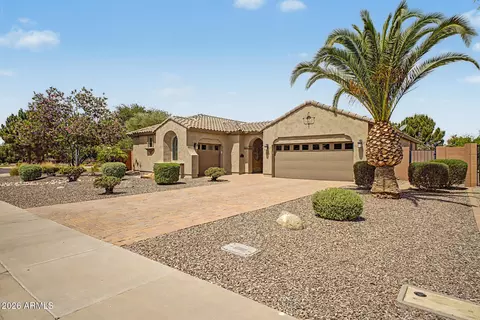 Exterior - 10934 E Reuben Cir, Mesa, AZ 85212 photo 2 of 8