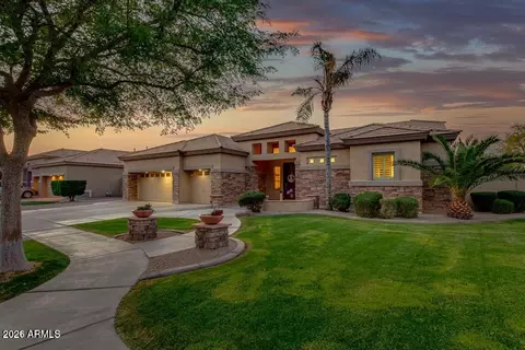 332 W Macaw Dr, Chandler, AZ 85286