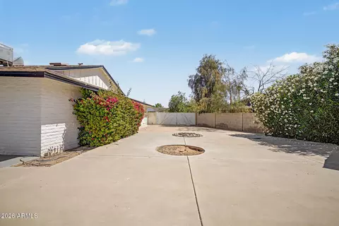 Exterior - 801 E Todd Dr, Tempe, AZ 85283 photo 4 of 4