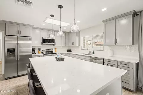 801 E Todd Dr, Tempe, AZ 85283