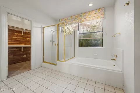 Bath - 1265 E Marconi Ave, Phoenix, AZ 85022 photo 4 of 6
