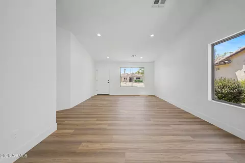 Living - 2554 E Morgan Ct, Gilbert, AZ 85295 photo 3 of 9