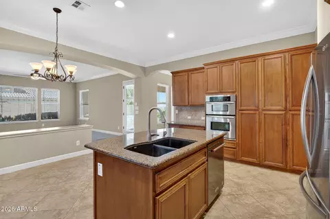 Kitchen - 4101 E Woodside Way, Gilbert, AZ 85297 photo 4 of 6