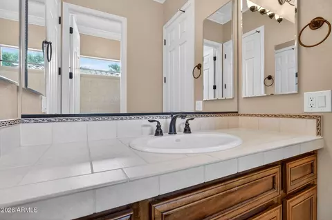 Bath - 4101 E Woodside Way, Gilbert, AZ 85297 photo 8 of 11