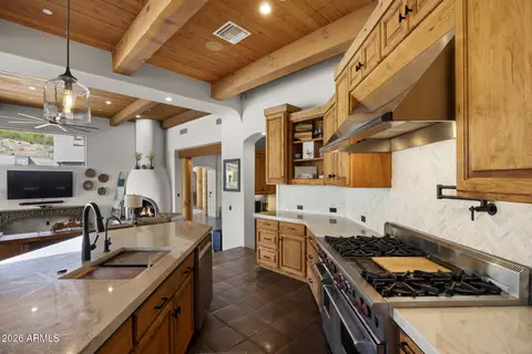 Kitchen - 14616 S 1st St, Phoenix, AZ 85048 photo 7 of 11