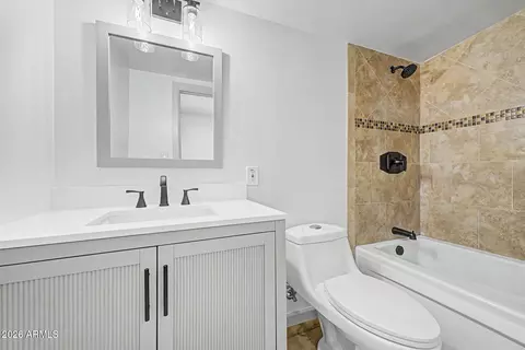 Bath - 3043 E Cypress St, Phoenix, AZ 85008 photo 1 of 2