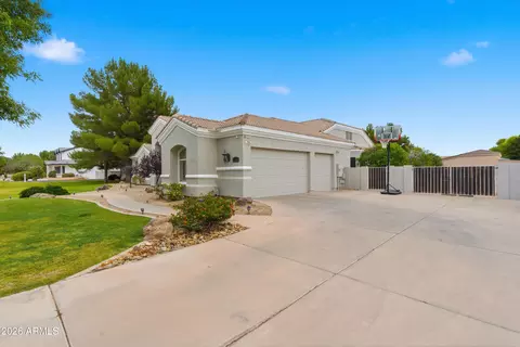 Exterior - 2695 E Country Shadows Ct, Gilbert, AZ 85298 photo 6 of 19