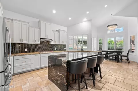 Kitchen - 1442 E Catamaran Dr, Gilbert, AZ 85234 photo 7 of 9