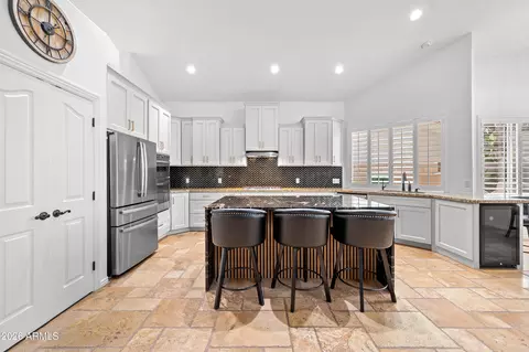 Kitchen - 1442 E Catamaran Dr, Gilbert, AZ 85234 photo 2 of 9