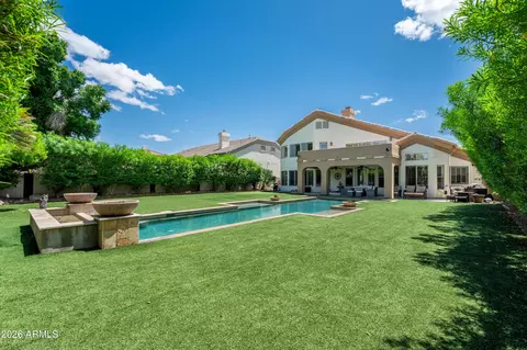 Exterior - 1442 E Catamaran Dr, Gilbert, AZ 85234 photo 9 of 28