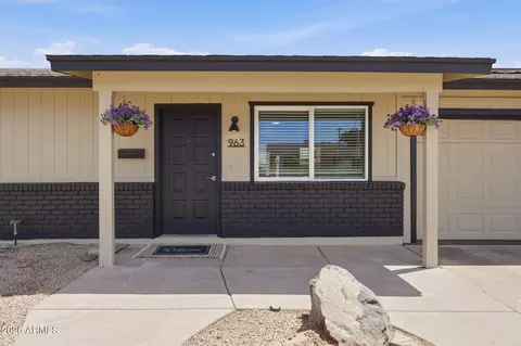 963 W Hillview St, Mesa, AZ 85201