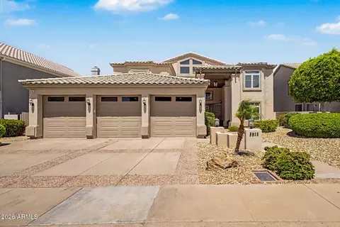 5812 W Del Lago Cir, Glendale, AZ 85308