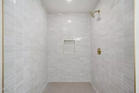 Bath - 4431 E Towne Ln, Gilbert, AZ 85234 photo 2 of 3