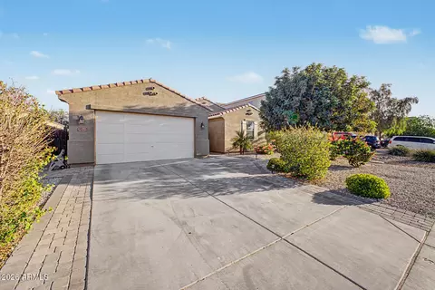 1041 W Glen Canyon Dr, San Tan Valley, AZ 85140