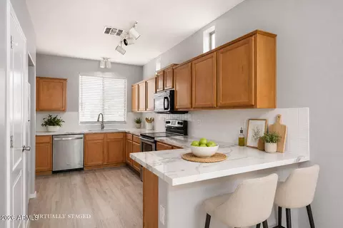 Kitchen - 856 S Colonial Dr, Gilbert, AZ 85296 photo 2 of 4
