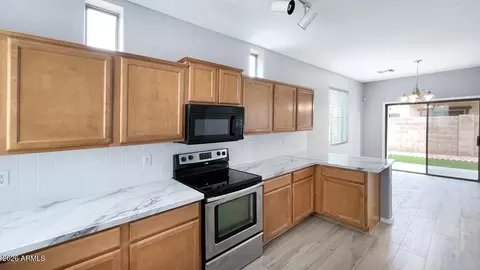 Kitchen - 856 S Colonial Dr, Gilbert, AZ 85296 photo 3 of 4