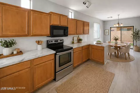 Kitchen - 856 S Colonial Dr, Gilbert, AZ 85296 photo 4 of 4