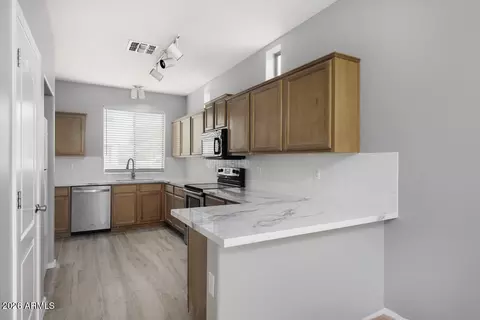 Kitchen - 856 S Colonial Dr, Gilbert, AZ 85296 photo 1 of 4