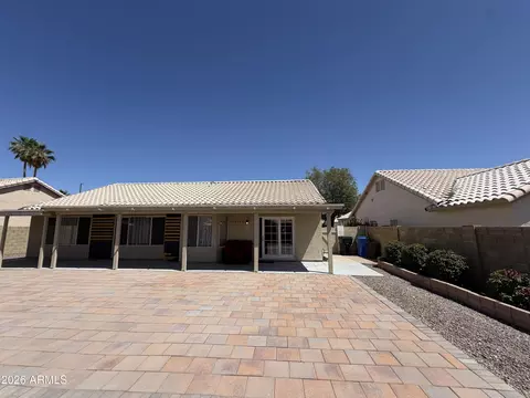 Exterior - 329 W Brisa Dr, Gilbert, AZ 85233 photo 6 of 8