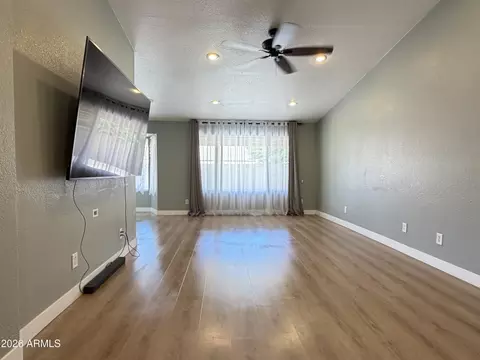 Living - 329 W Brisa Dr, Gilbert, AZ 85233 photo 1 of 9