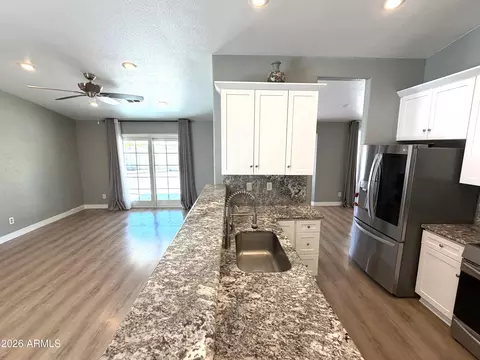 Kitchen - 329 W Brisa Dr, Gilbert, AZ 85233 photo 5 of 5