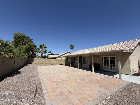 Exterior - 329 W Brisa Dr, Gilbert, AZ 85233 photo 5 of 8