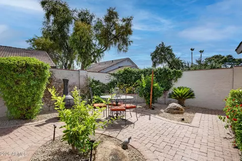 Exterior - 975 E Lobster Trap Ln, Tempe, AZ 85283 photo 9 of 11