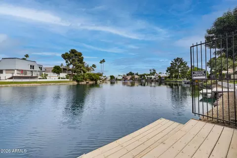 View/Area - 975 E Lobster Trap Ln, Tempe, AZ 85283 photo 8 of 9