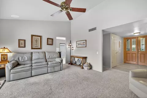 Living - 975 E Lobster Trap Ln, Tempe, AZ 85283 photo 1 of 2