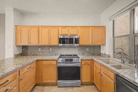 Kitchen - 1024 E Frye Rd #1065, Phoenix, AZ 85048 photo 2 of 4