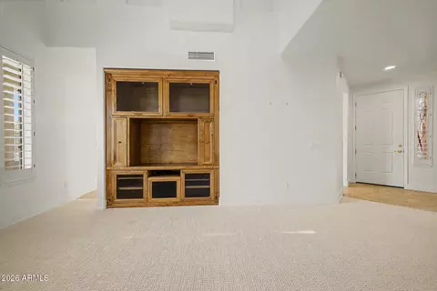 Living - 1024 E Frye Rd #1065, Phoenix, AZ 85048 photo 2 of 3