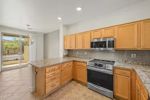 Kitchen - 1024 E Frye Rd #1065, Phoenix, AZ 85048 photo 3 of 4
