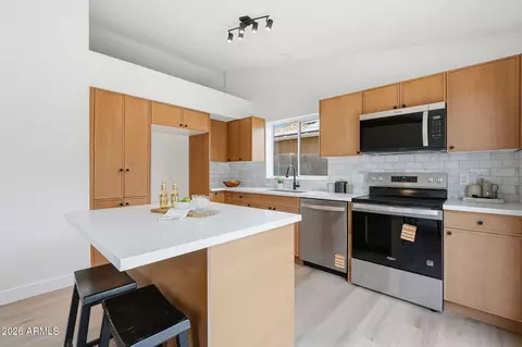 9235 W John Cabot Rd, Peoria, AZ 85382
