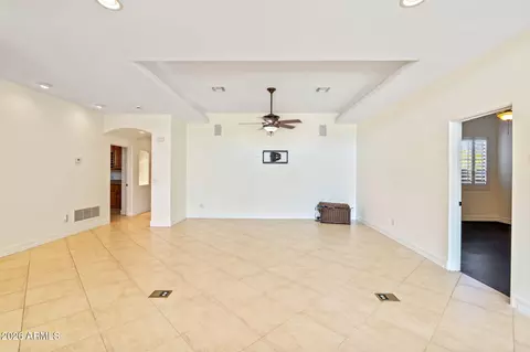 Living - 1435 E Rancho Dr, Phoenix, AZ 85014 photo 4 of 12