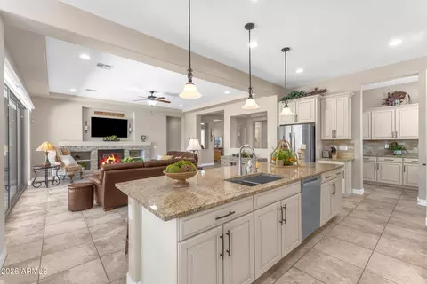 Kitchen - 6834 S Jacqueline Way, Gilbert, AZ 85298 photo 3 of 7