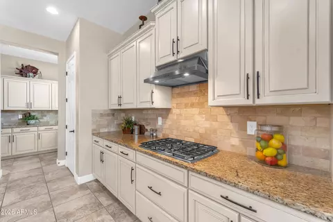 Kitchen - 6834 S Jacqueline Way, Gilbert, AZ 85298 photo 5 of 7