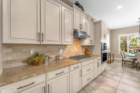 Kitchen - 6834 S Jacqueline Way, Gilbert, AZ 85298 photo 7 of 7