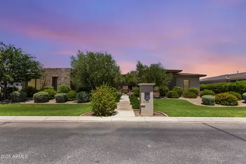 2754 E Kingbird Dr, Gilbert, AZ 85297